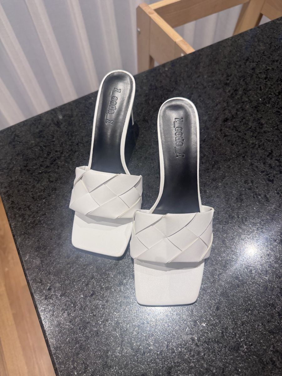 Scarpe da donna: Damenschuhe Sandalen weiss Grösse 38 – Usato da Luzern venduto da raquel.m 2
