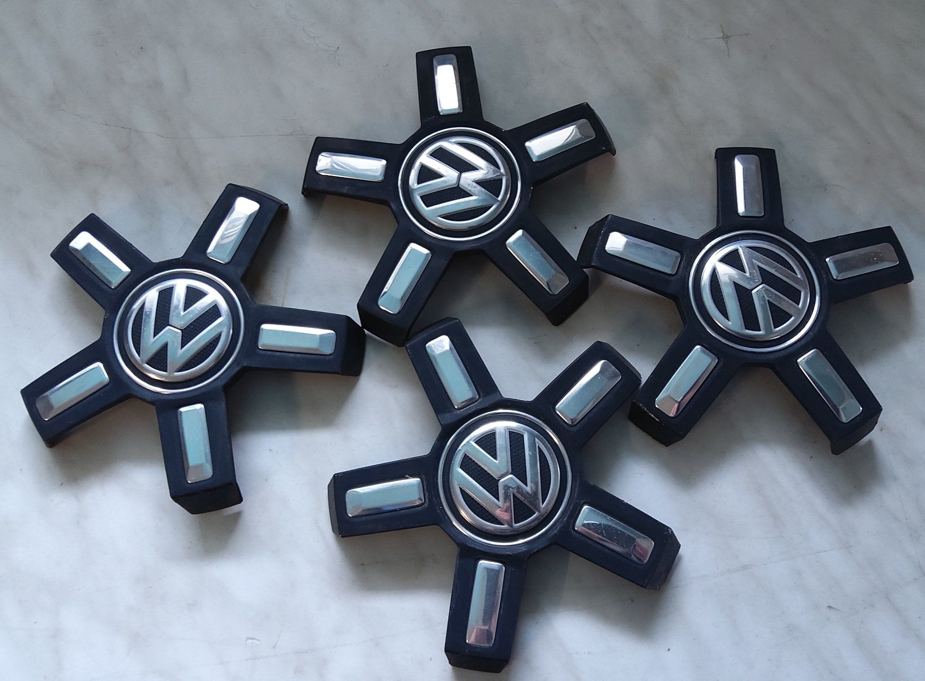 Volkswagen Pneus & Kompletträder: VW Touran Alu Sommerräder – Gebraucht aus Safnern von  8