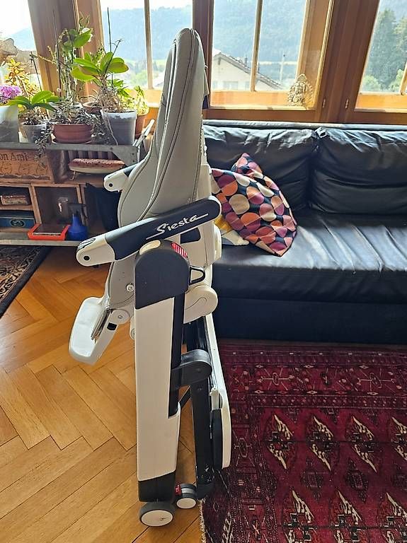 Peg Perego Chaises hautes: LA chaise haute Peg Perego Siesta – D'occasion à Ste-Croix par gfamily 4