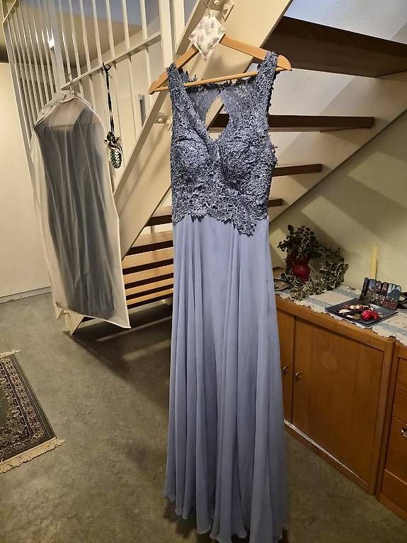 Kleider: Abendkleid Hellviolet – Gebraucht aus Dornach von man_hsg8 2