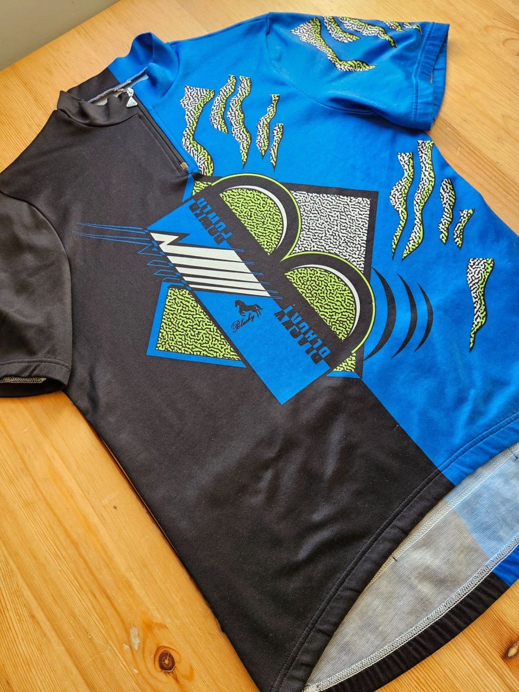 Leibchen & Hosen: Radtrikot Blacky vintage Grösse XL Velo Fahrrad Trikot – Gebraucht aus Hägglingen von United-Village-Trade 5
