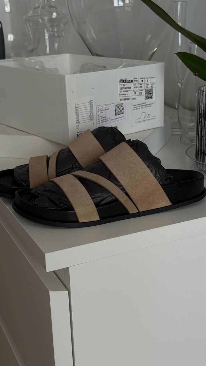 Cos Scarpe da donna: Cos leather sandals  – Nuovo e nell'imballaggio originale da Paradiso venduto da viorea 1
