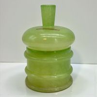 Boîte ronde avec couvercle en albâtre vert