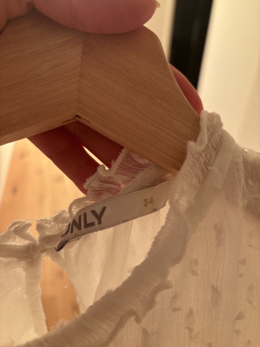 Only Camicette: ONLY Bluse Gr 34 – Usato da Oberhofen Thun'see venduto da janine.70 3