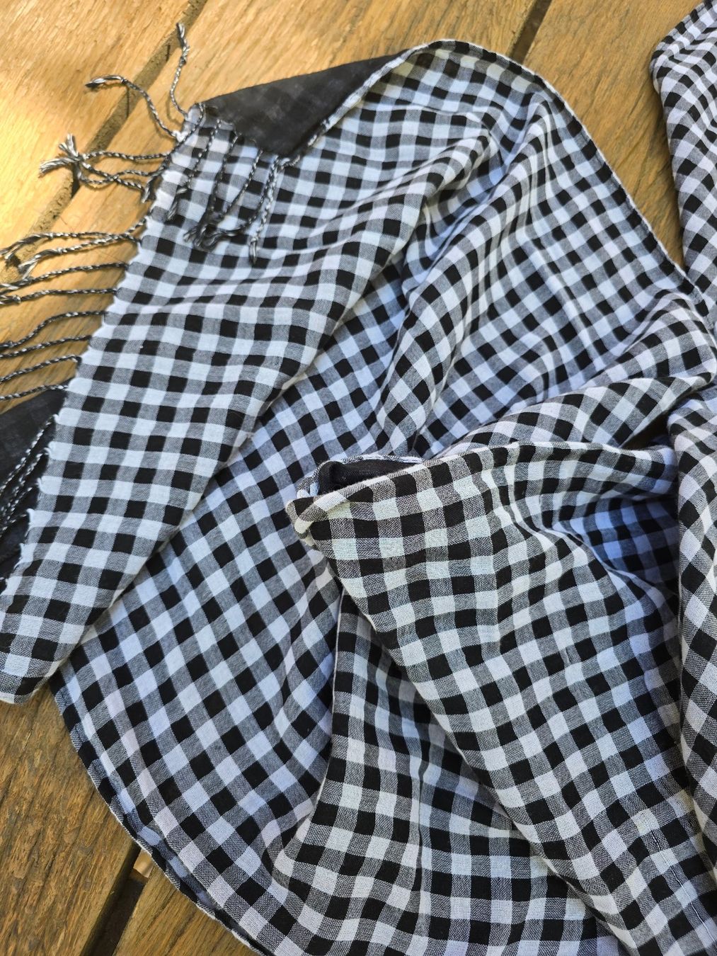 Foulards, Tücher & Schals: Kleidung: Schal s/w kariert, Fransen – Gebraucht aus Romanshorn von Rachacha 2