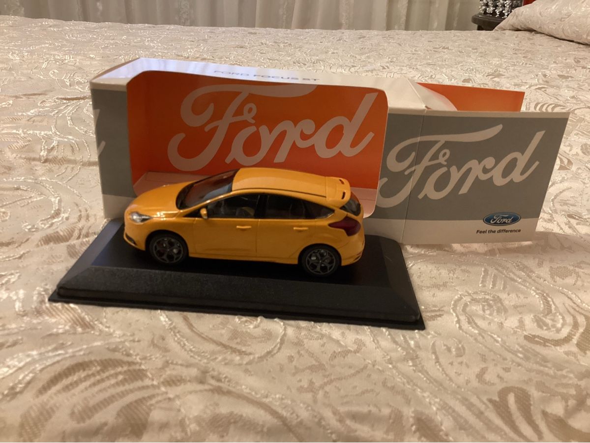 Ford Modellautos: Ford Focus ST – Neu und originalverpackt aus Flawil von Imperiosud 1