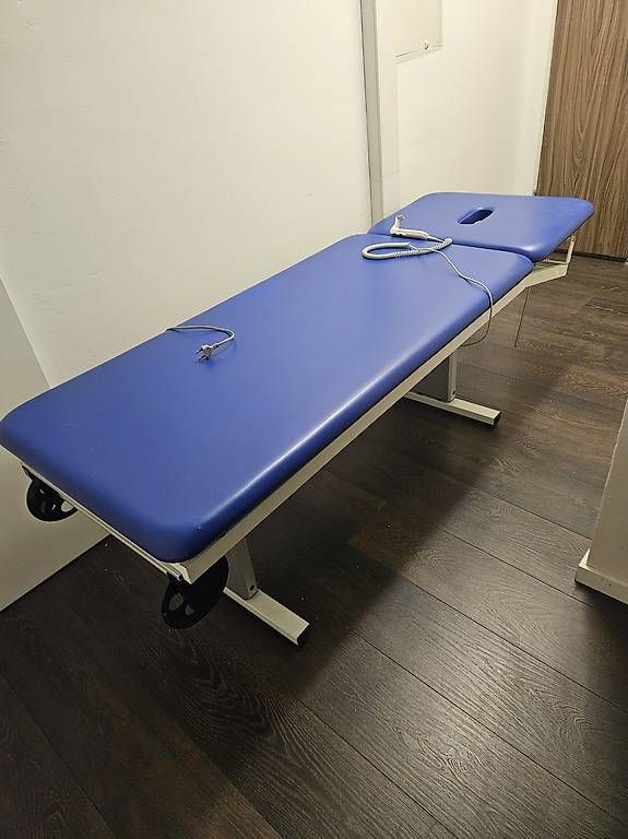 Liegen & Liegestühle: Massageliege Elektrisch – Gebraucht aus Zürich von Elena231