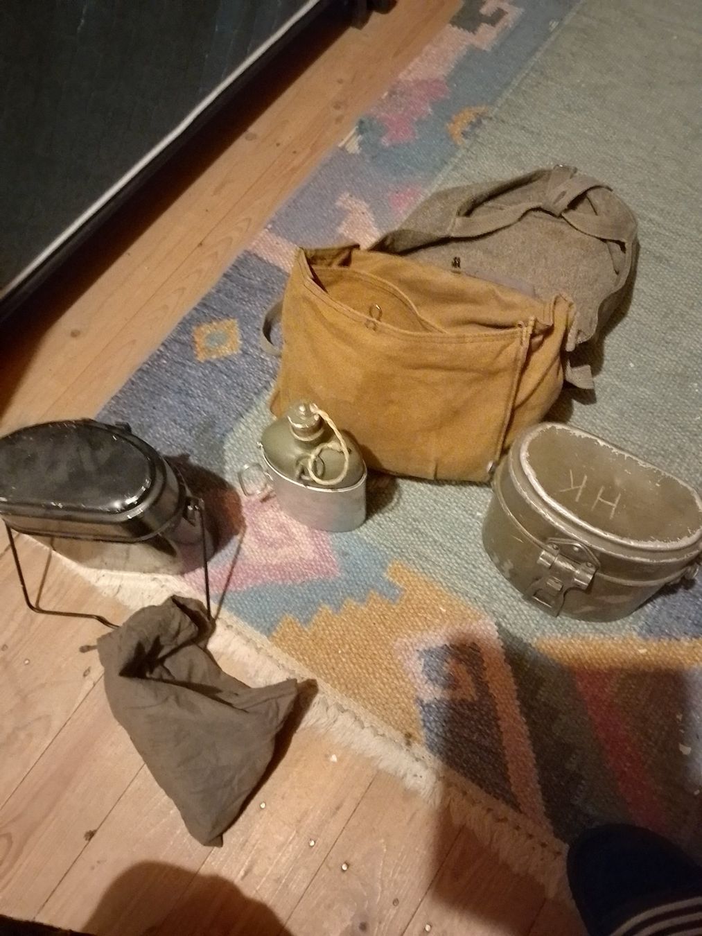 Geschirrsets: 2 Gamellen, 1 Trinkflasche, Tasche – Gebraucht aus Weinfelden von PaterPio1968