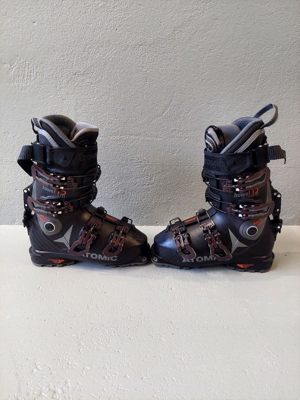 Atomic Sci: Atomic hawx ultra xtd 23.5 – Usato da Vauffelin venduto da Cbelet25