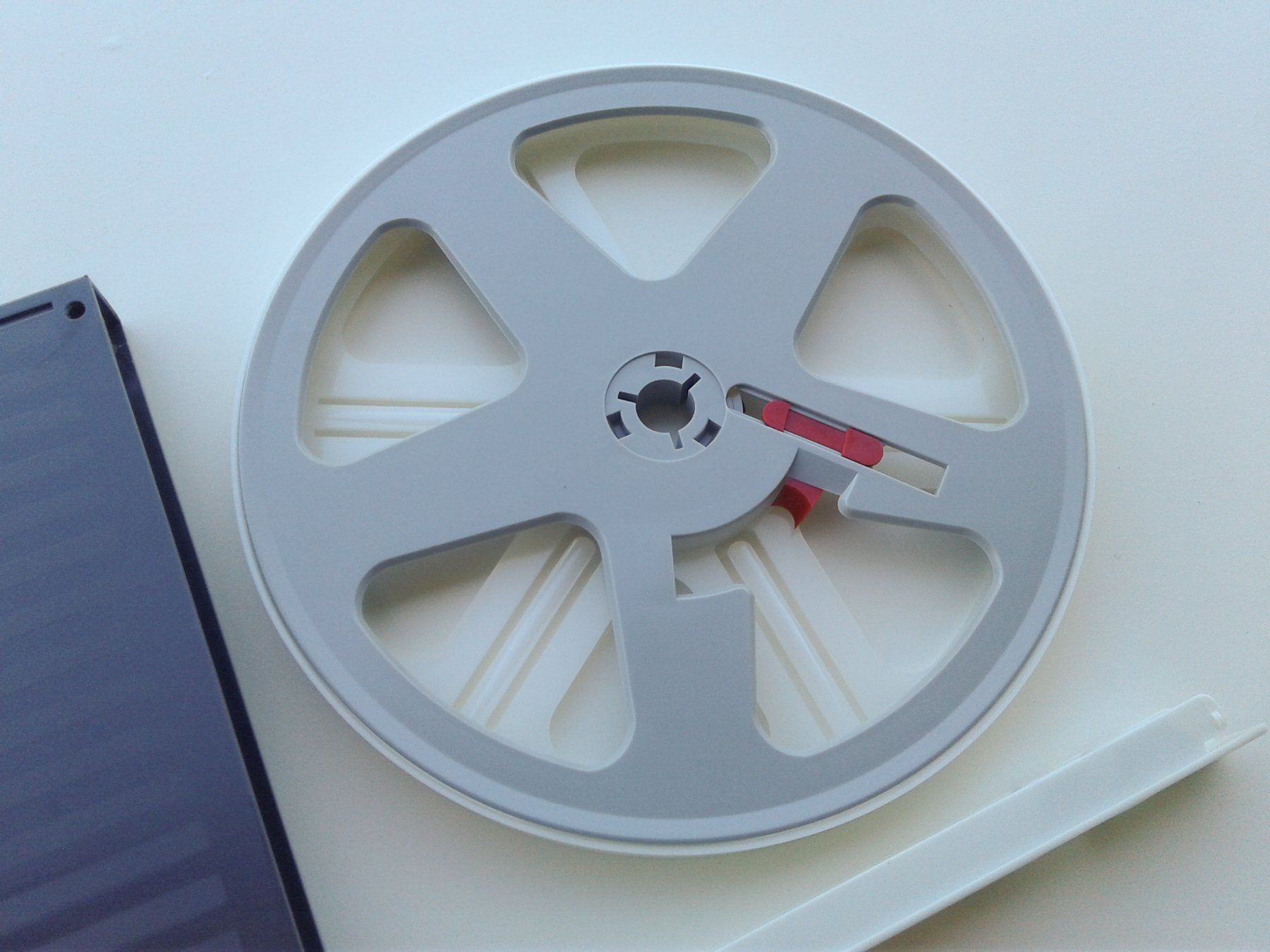 Filme: Bobine pour projection en boucle 8mm/Super8 COMPLET – Neu und originalverpackt aus Lausanne von LasloH 3