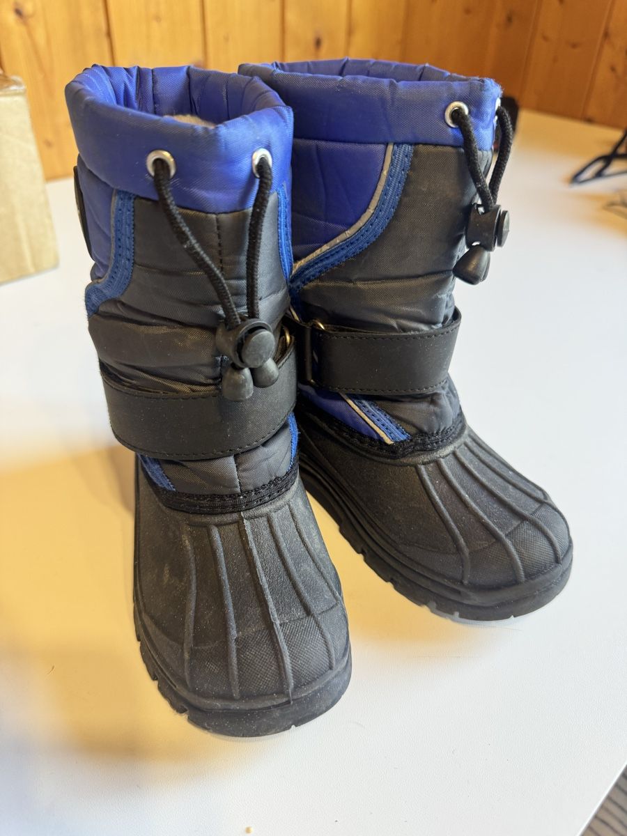 Schuhe für Jungen:  Kinder Wasserstiefel 28 – Gebraucht aus Ilanz von tai_q2yd 9