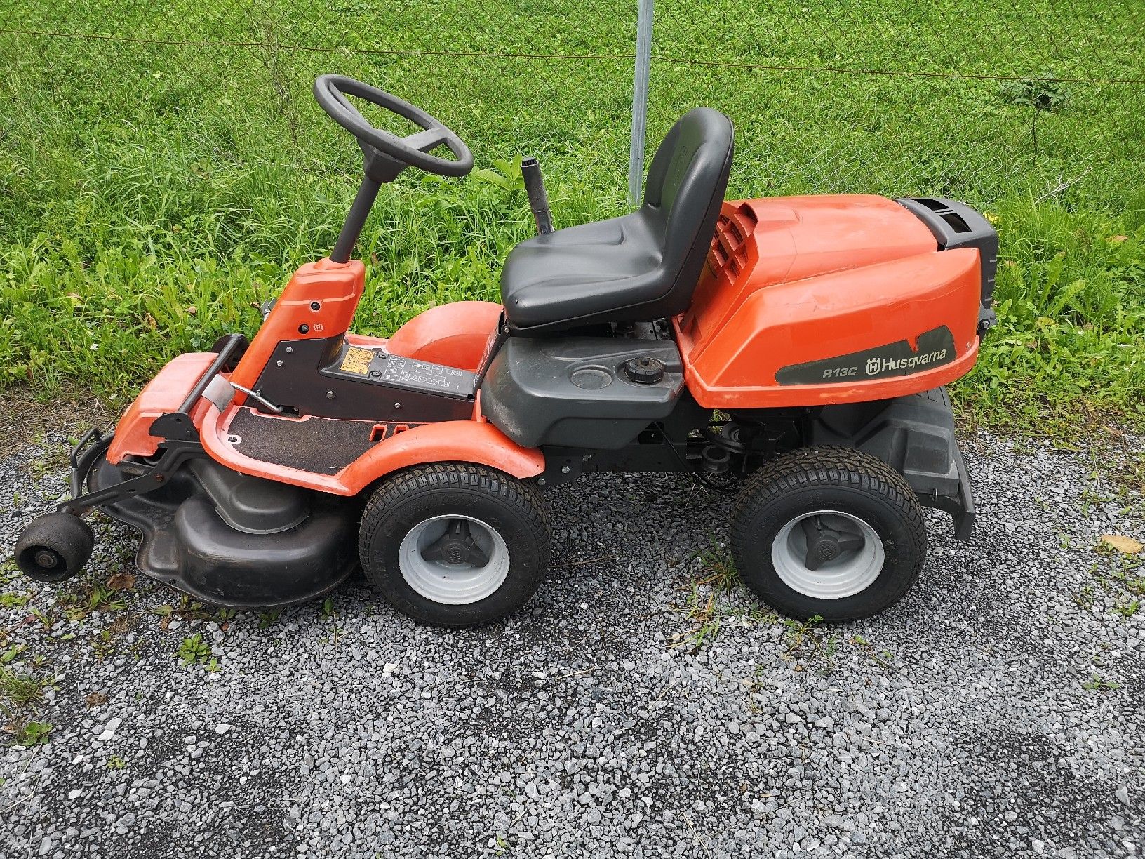 Husqvarna Tagliaerba: Husqvarna Rider Rasentraktor – Usato da Unterseen venduto da 34unterseen34