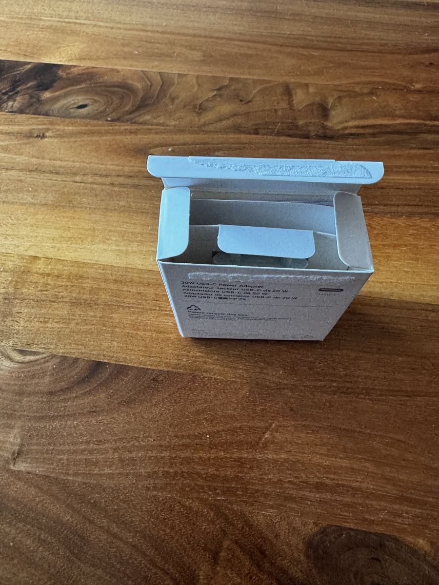 Apple Ladegeräte: Apple USB-C 20W Power Adapter NEU – Neu (gemäss Beschreibung) aus Zürich von inf_v5bs 2