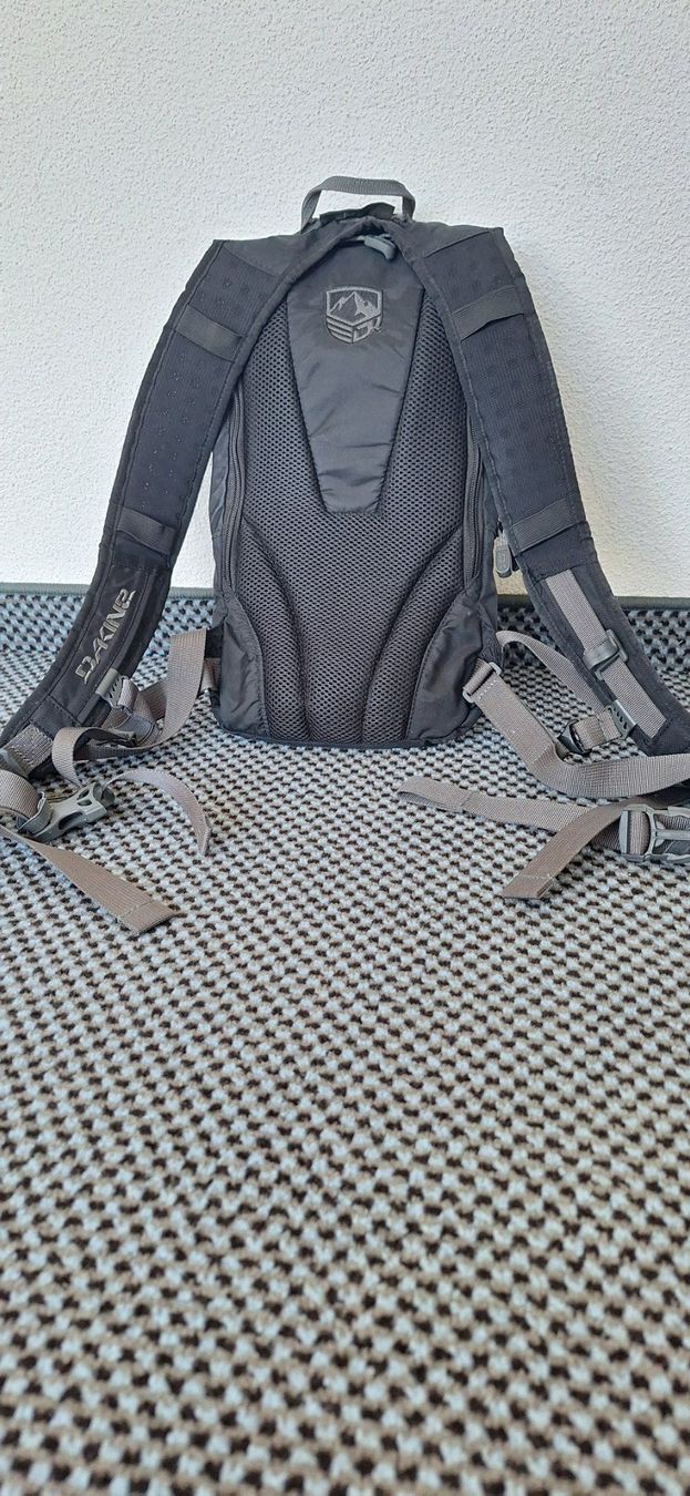 Dakine Rucksäcke: Camelbak DAKINE Rucksack (mit ungebrauchtemTrinksystem) – Gebraucht aus Uster von Sellers 1
