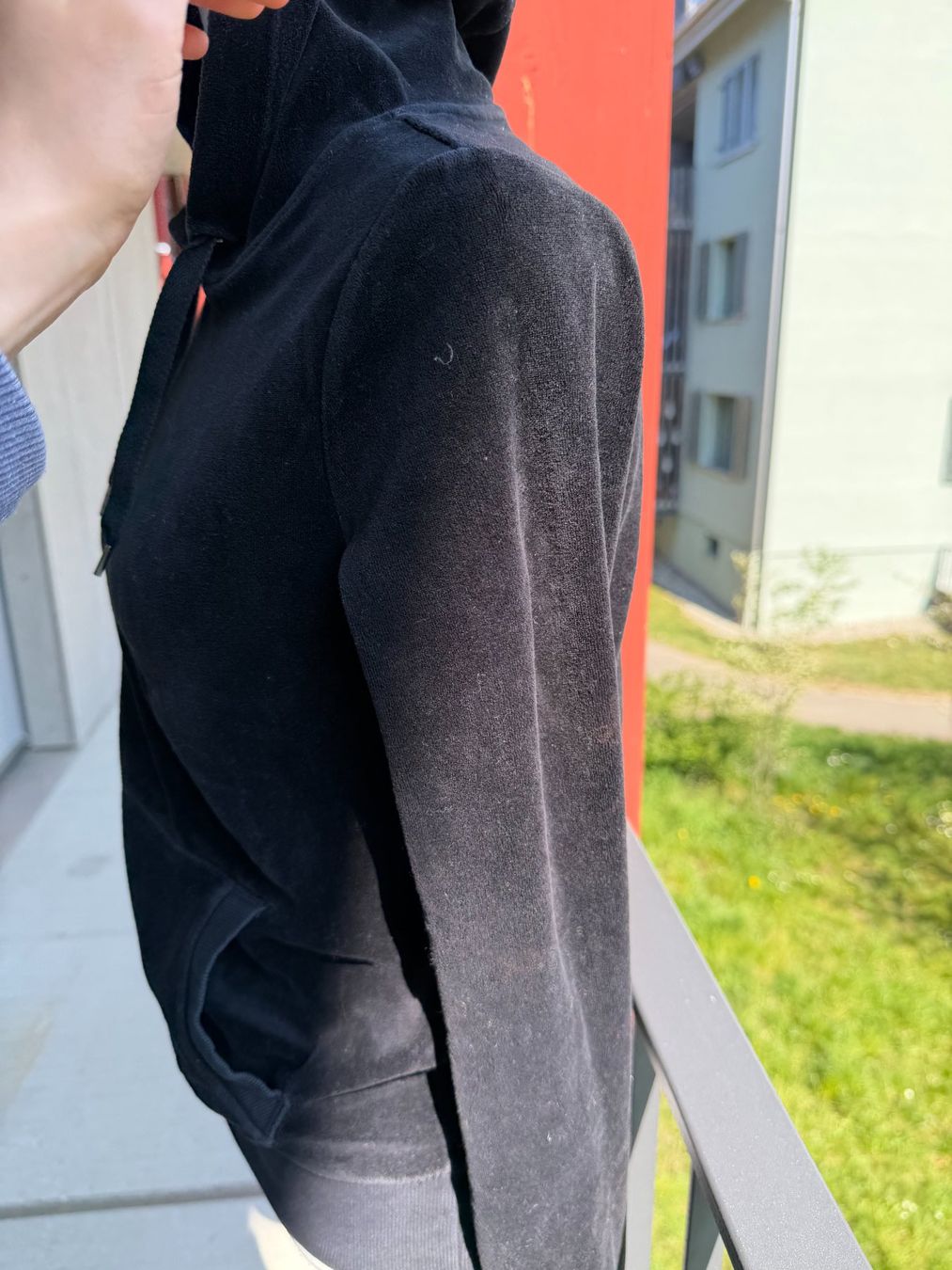 H&M Maglioni & Felpe: Schwarzer  Hoodie, Grösse xS - – Usato da Riehen venduto da edu_92w7 5