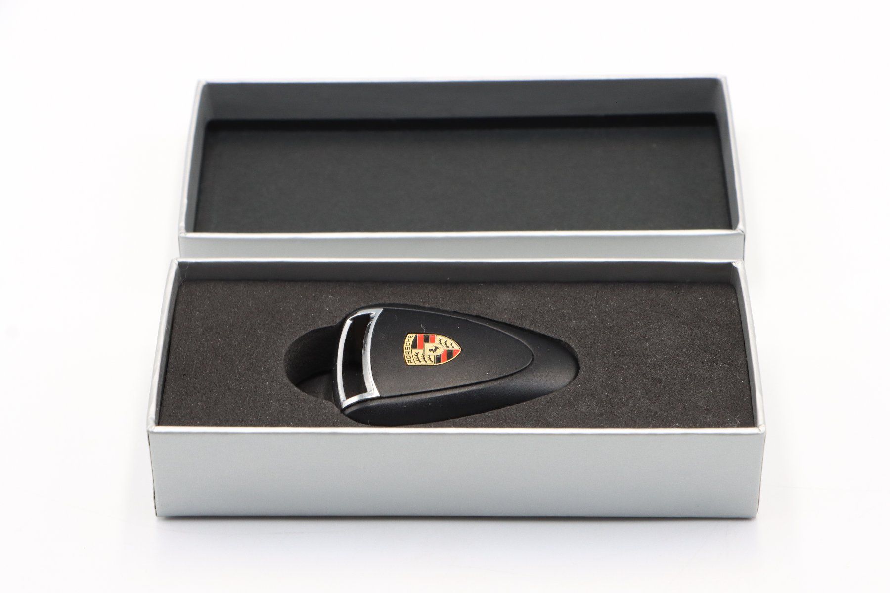 Porsche Chiavette USB: Porsche Schlüssel USB Stick 2GB 2010 – Nuovo e nell'imballaggio originale da Bühl b.Aarberg venduto da Collectorpassions 3