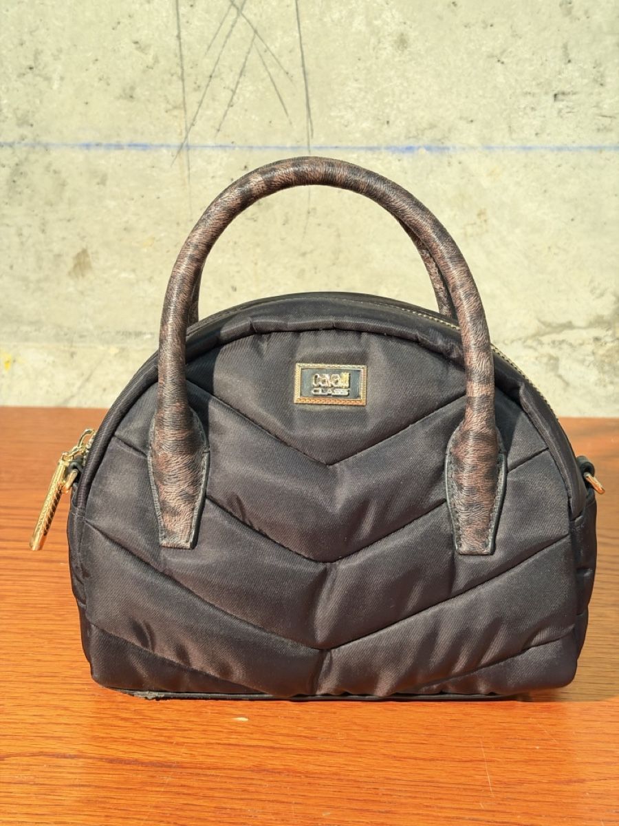 Roberto Cavalli Borse da donna: Cavalli Class Black Handbag - Stylish and Practical – Usato da Lausanne venduto da artnouveau04