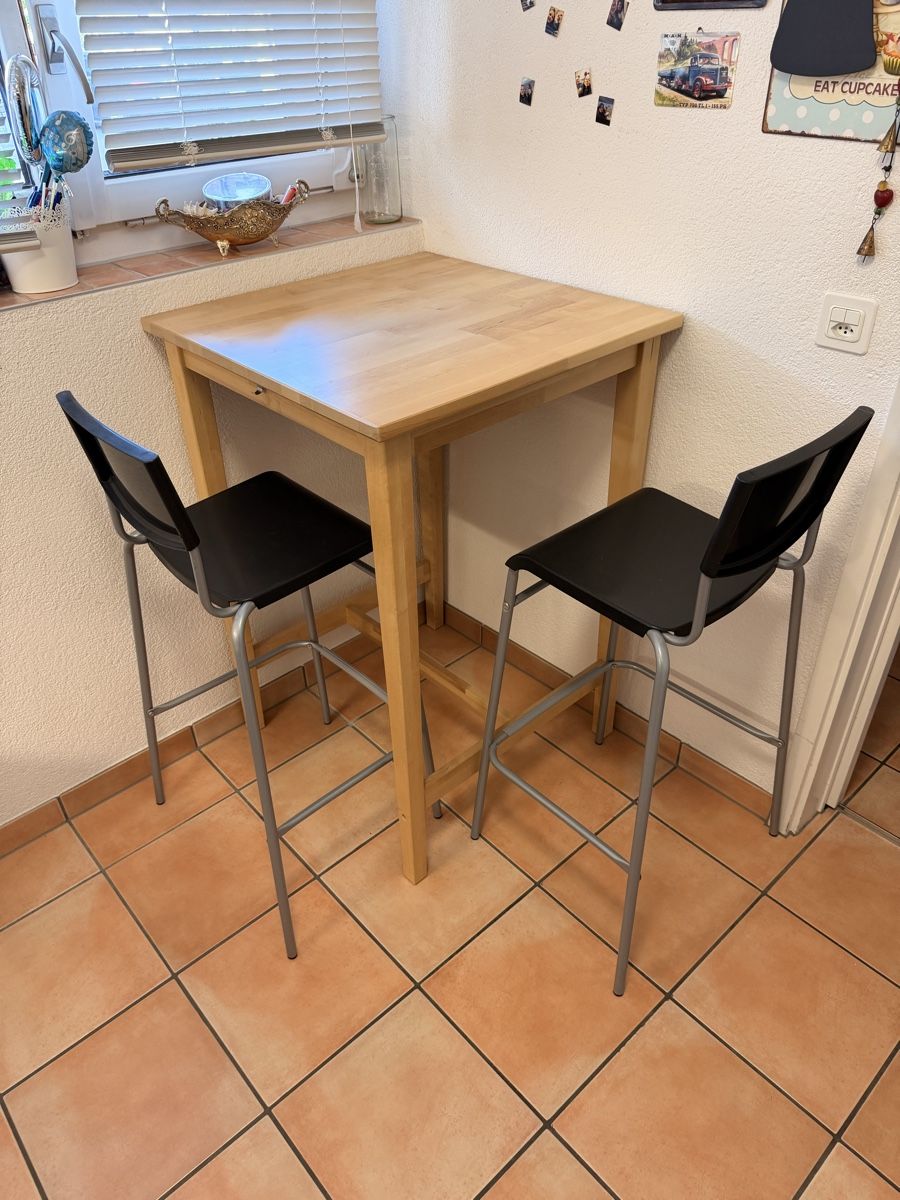 Ikea Tische: Stehtisch mit Stühlen Holz – Gebraucht aus Zürich von Marco.34