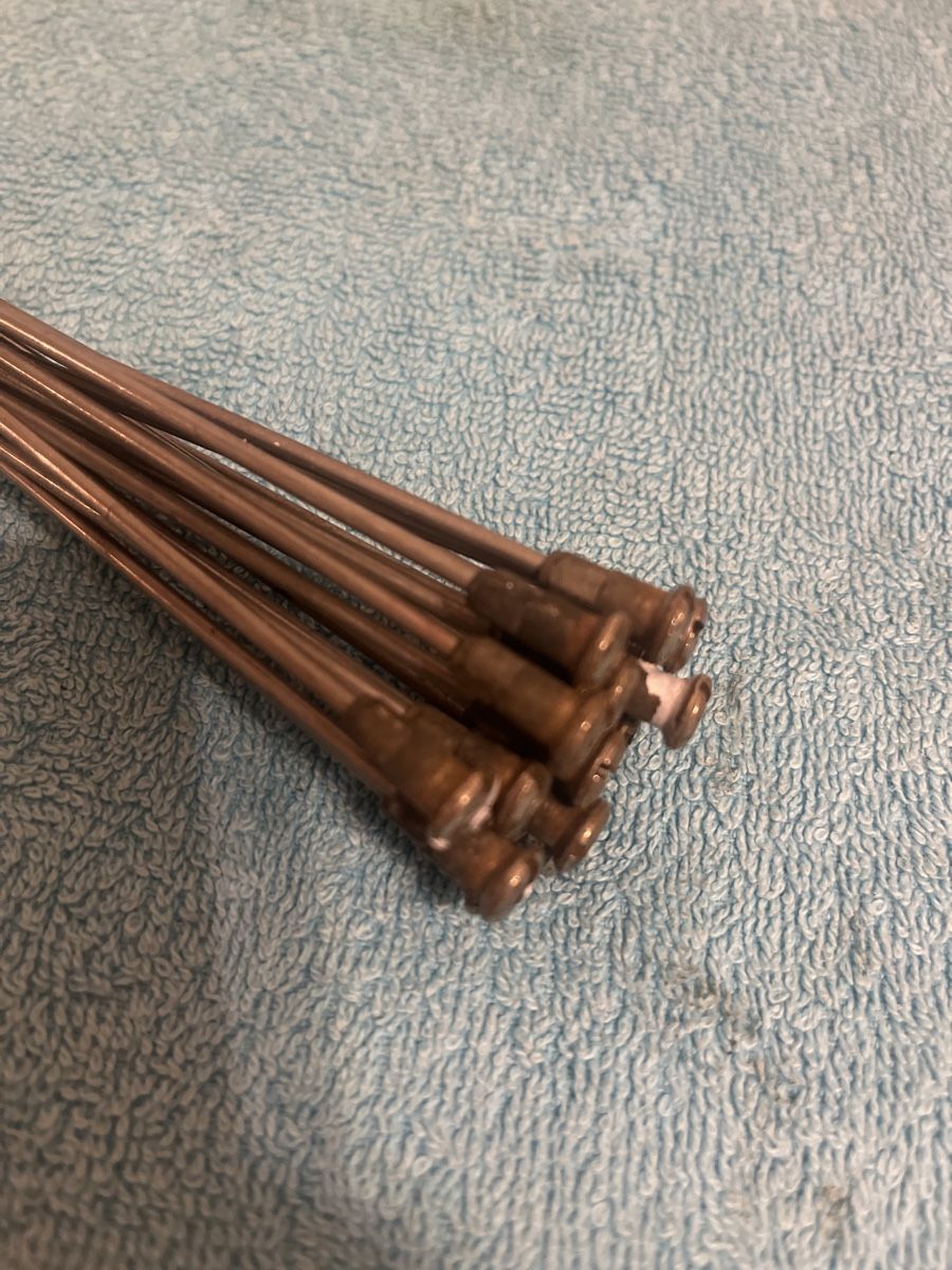 Parti ricambio per ciclomotori: Speichen länge 196mm Durchmesser 2.5mm – Usato da Fahrni b. Thun venduto da Bergers_occasionen 2