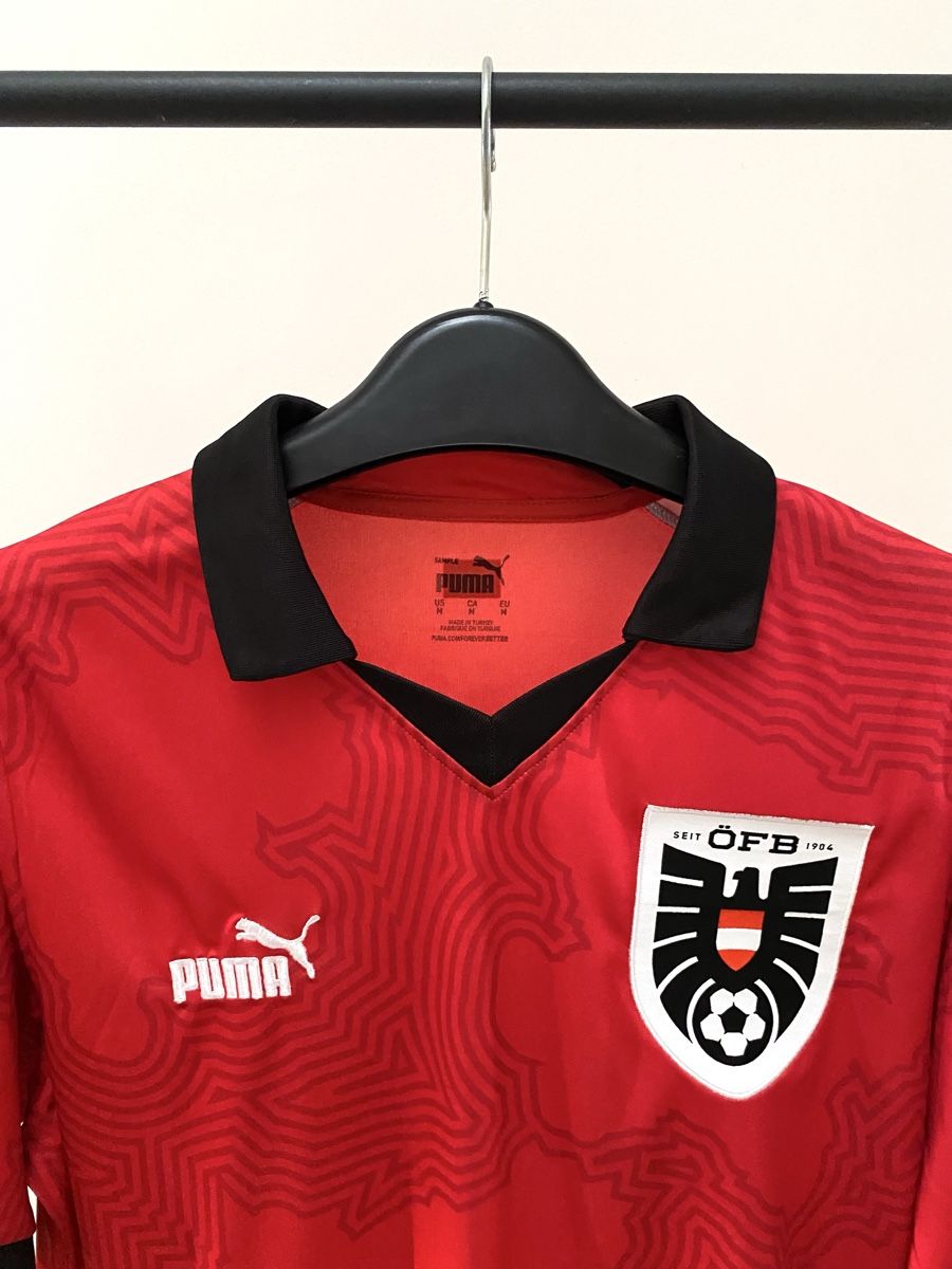 Puma Canottiere & Pantaloni: AUSTRIA FOOTBALL JERSEY  – Nuovo (secondo la descrizione) da Glattbrugg venduto da Orange.zh 1