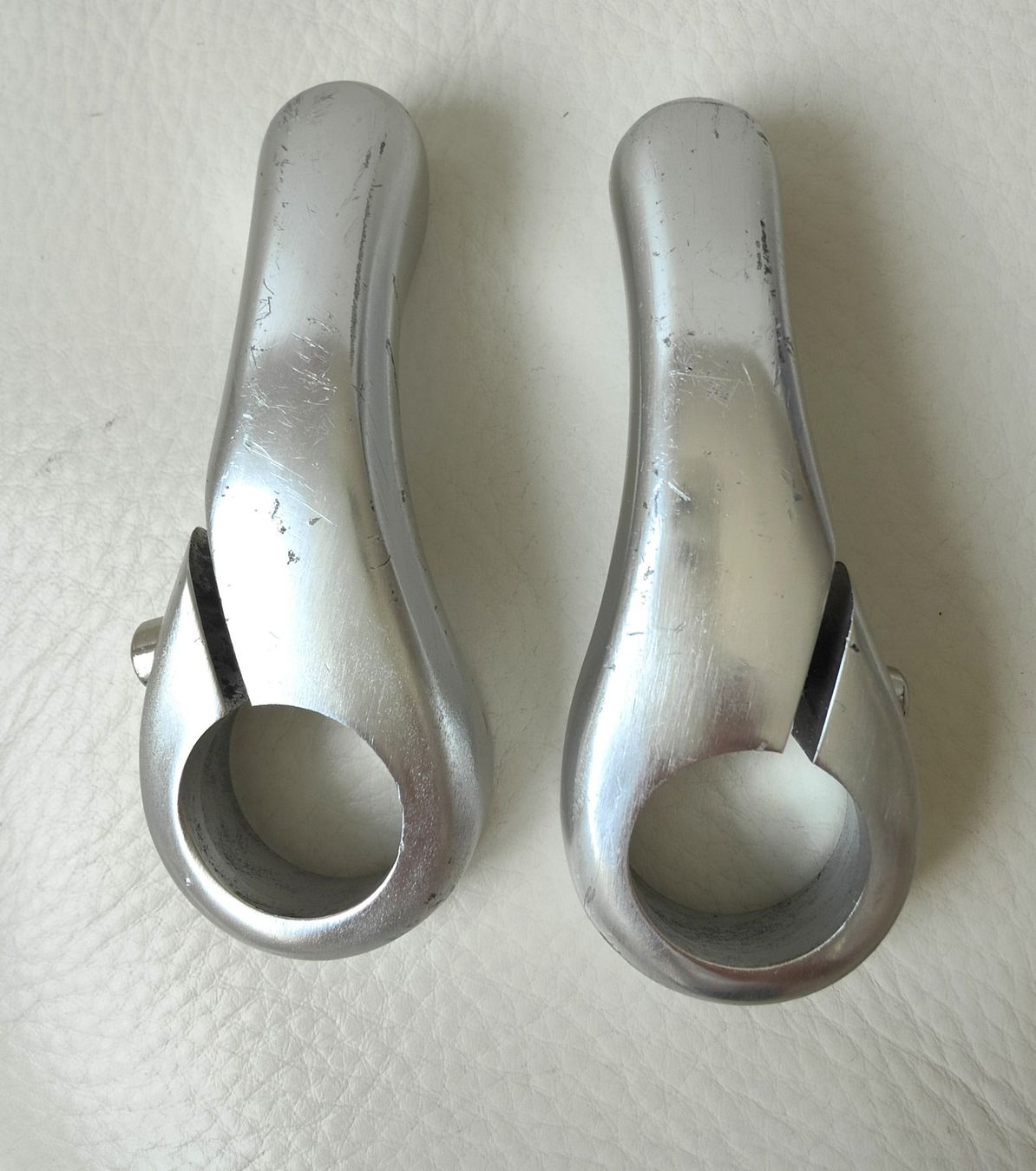 Pezzi di ricambio: Lenkerhörnli / Lenkergriffe / Aluminium 2 Stk. – Usato da Lachen SZ venduto da PizBuin35 2