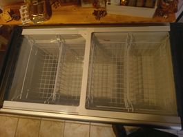 Tiefkühltruhe, mit Glas-Schiebedeckel und Garantie