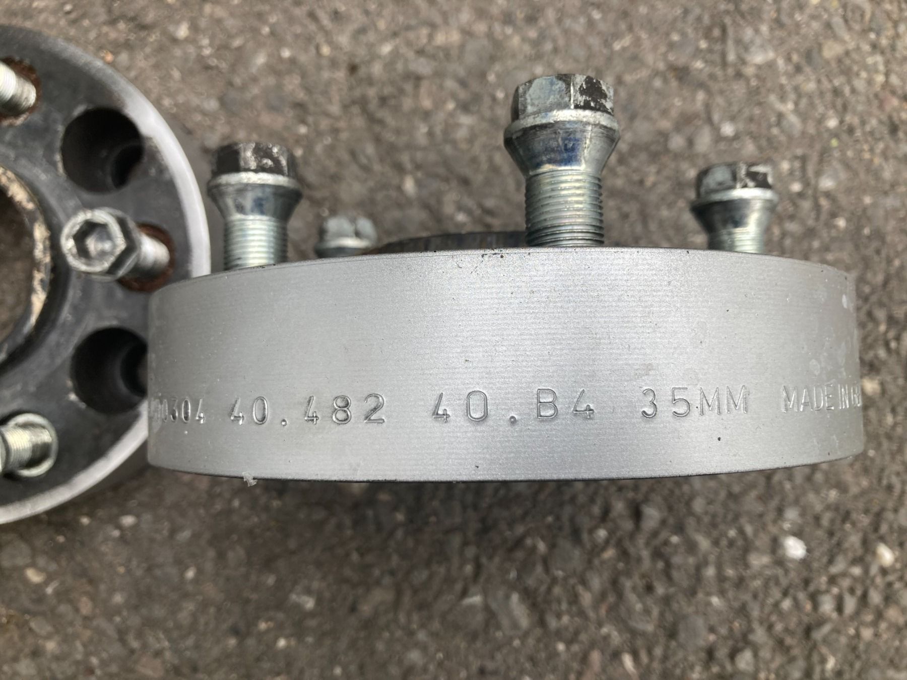 BMW Tutti pezzi di ricambio auto: BMW X5 X6 Distanzscheiben – Usato da Cham venduto da WB2223 2