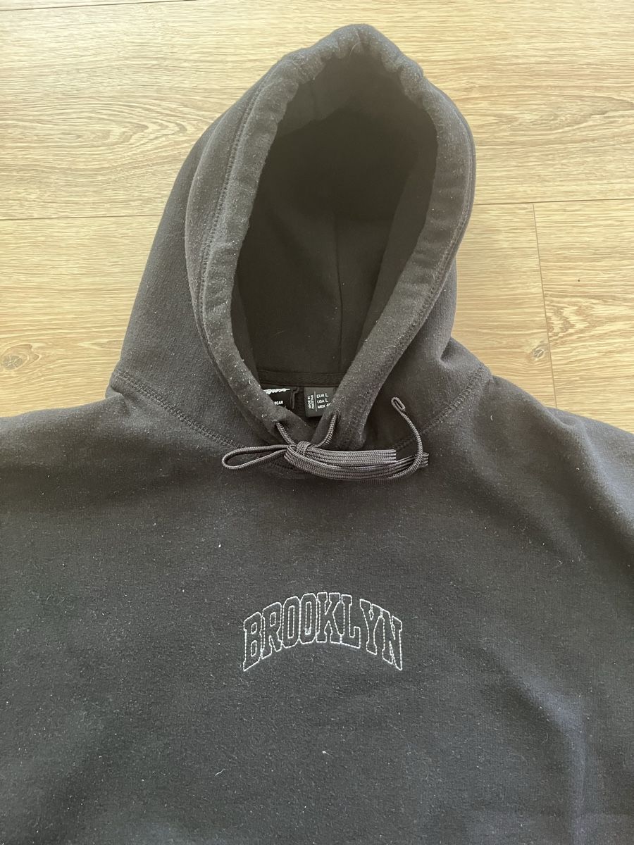 Pull&Bear Maglioni & Felpe: Brooklyn Hoodie – Usato da Oensingen venduto da catching-donuts 3