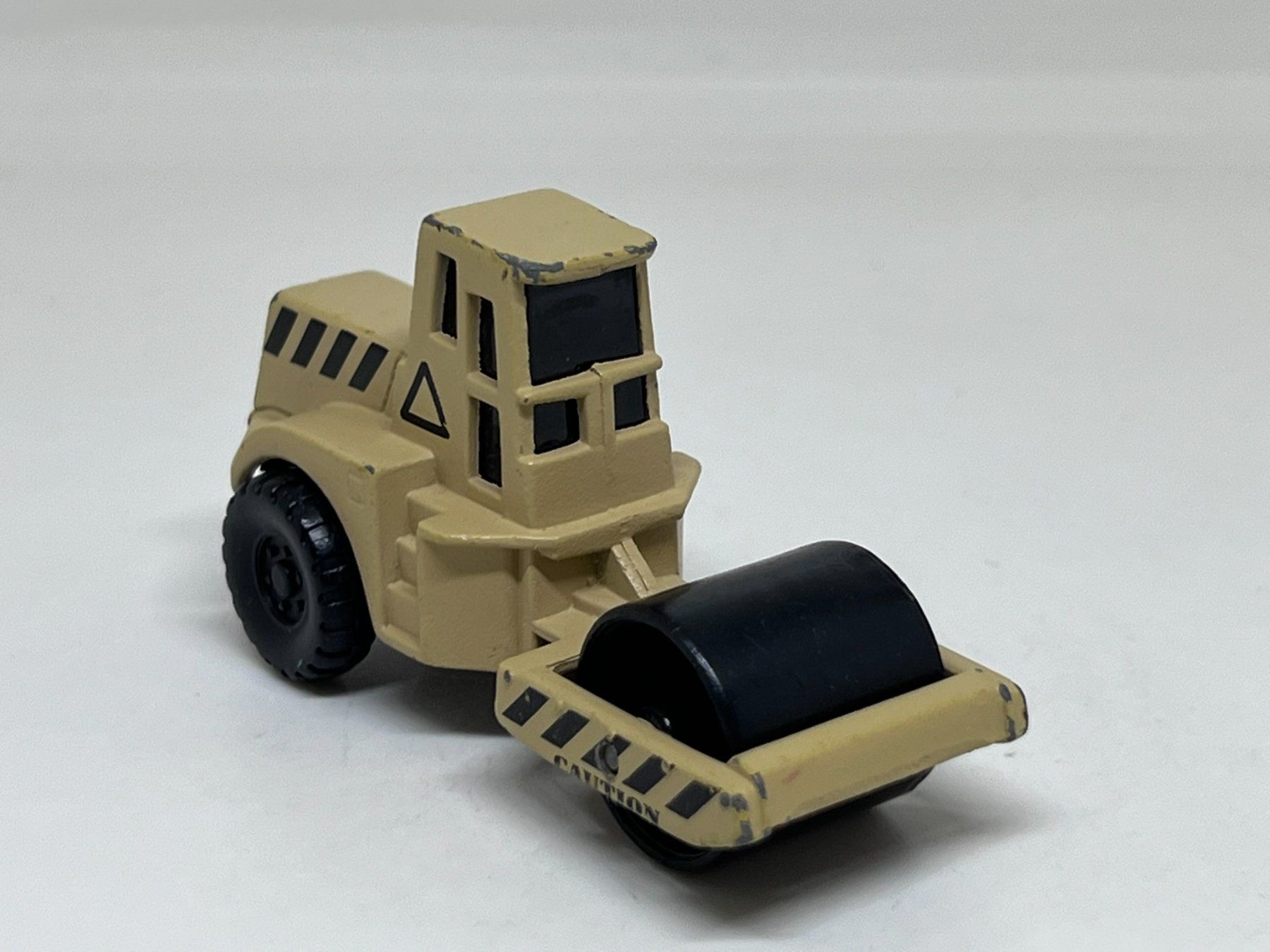 Maisto Modellini d'auto: Maisto Pavement Roller #268 – Usato da Wildegg venduto da LaaBoutique