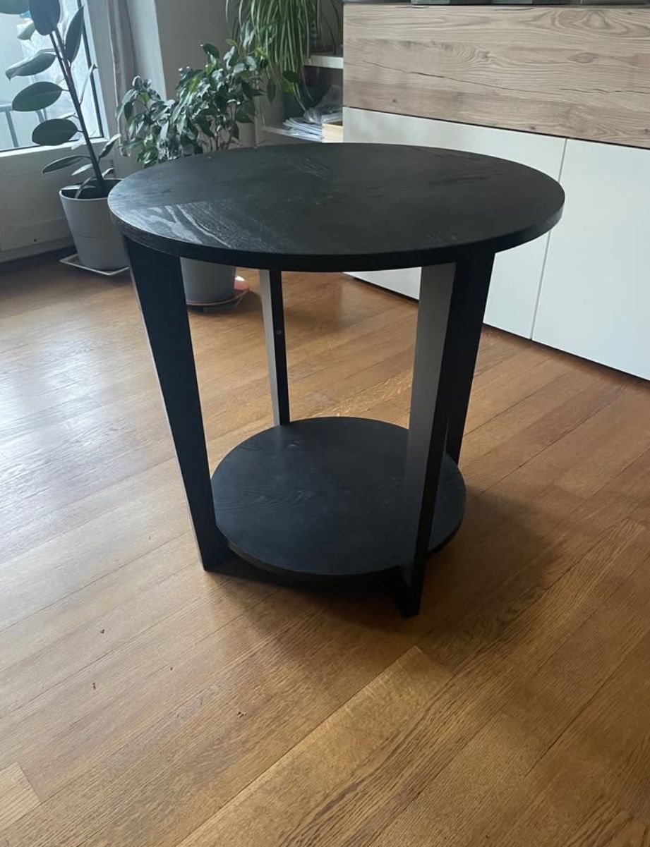 Tavoli: Ikea Couchtisch/Tisch schwarz – Usato da Zürich venduto da valevare