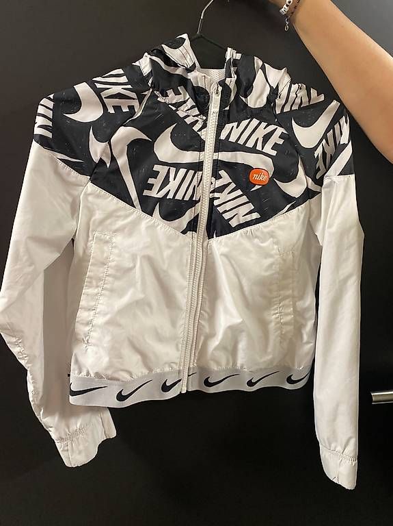 Giacche: Nike Windjacke – Usato da Stettlen venduto da Sim78one