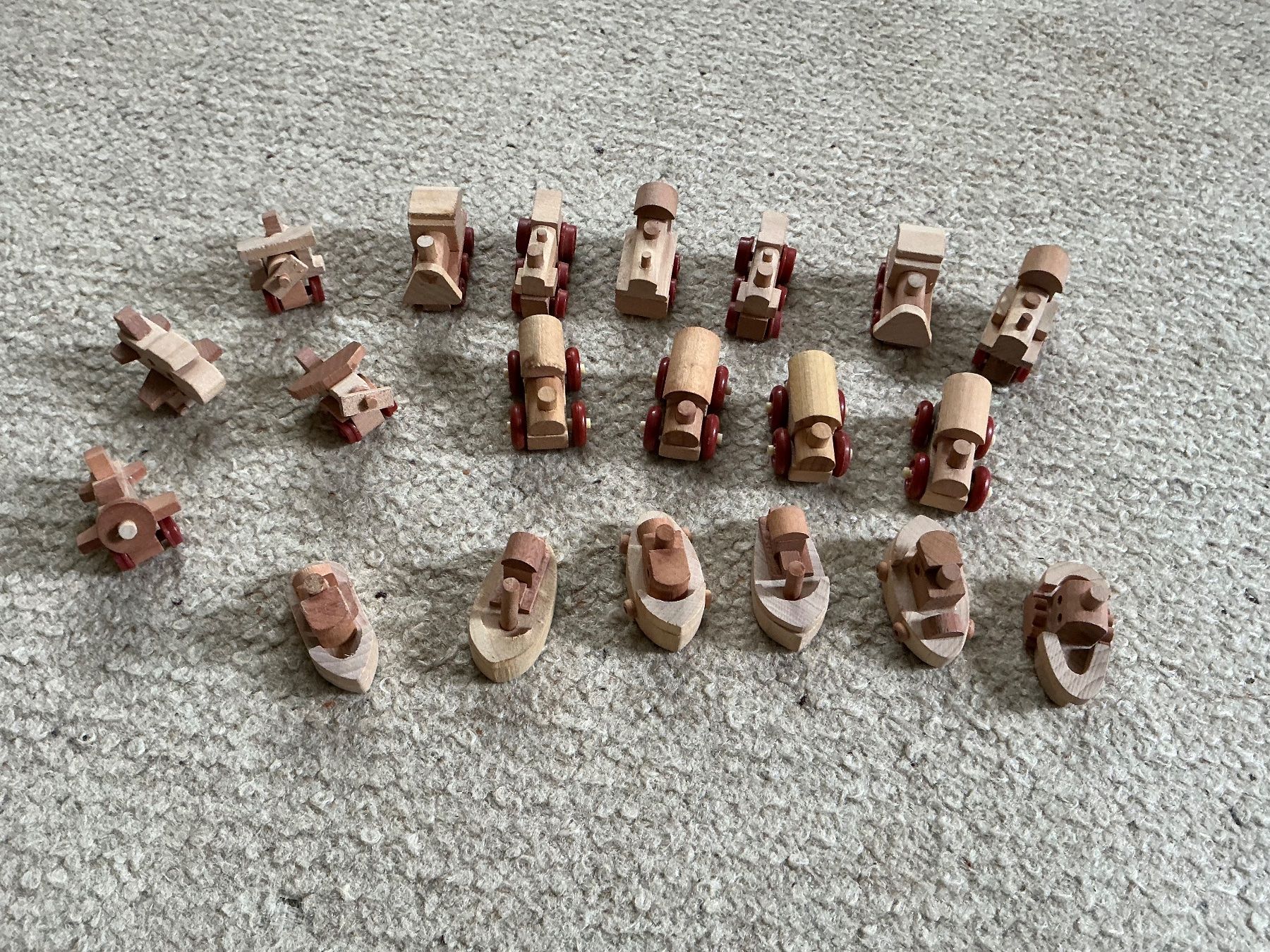 Statuette: Miniaturen- Holz - aus Ü- Eiern – Usato da Jona venduto da Jancy60