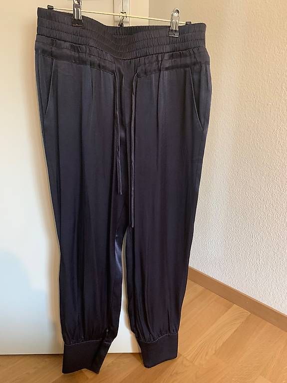 Kooples Pantaloni: The Kooples Navy Hose Größe 2 – Nuovo (secondo la descrizione) da Muttenz venduto da swa_r6hn 3