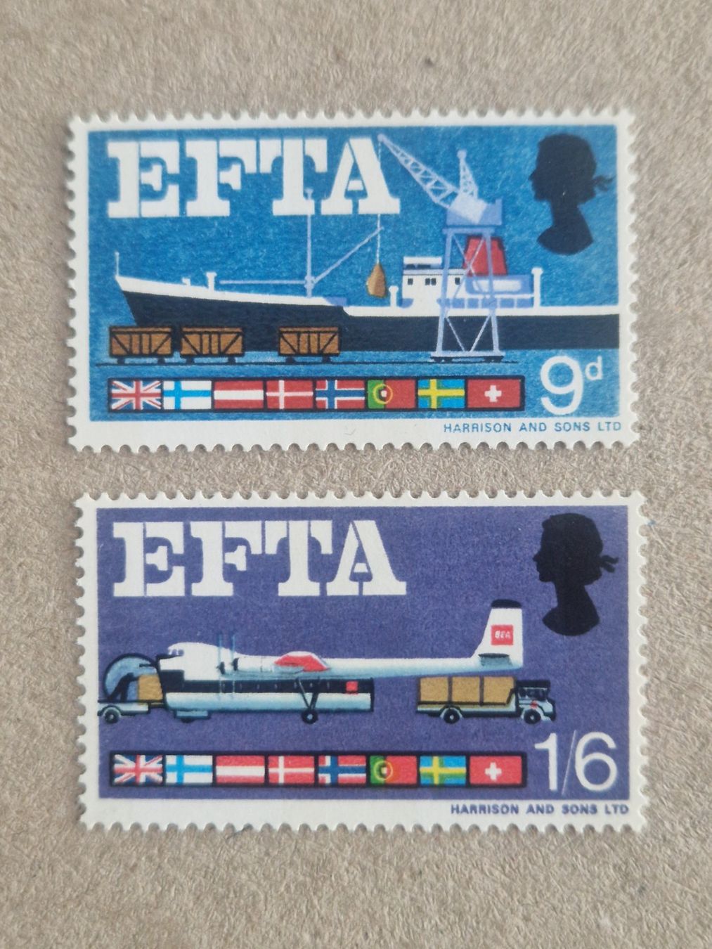 Tutti i francobolli: Grande-Bretagne  444 - 445  neuf** – Usato da Bouveret venduto da hckoala