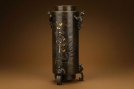 Japan, 19th century. Important Patinated Bronze Vase
