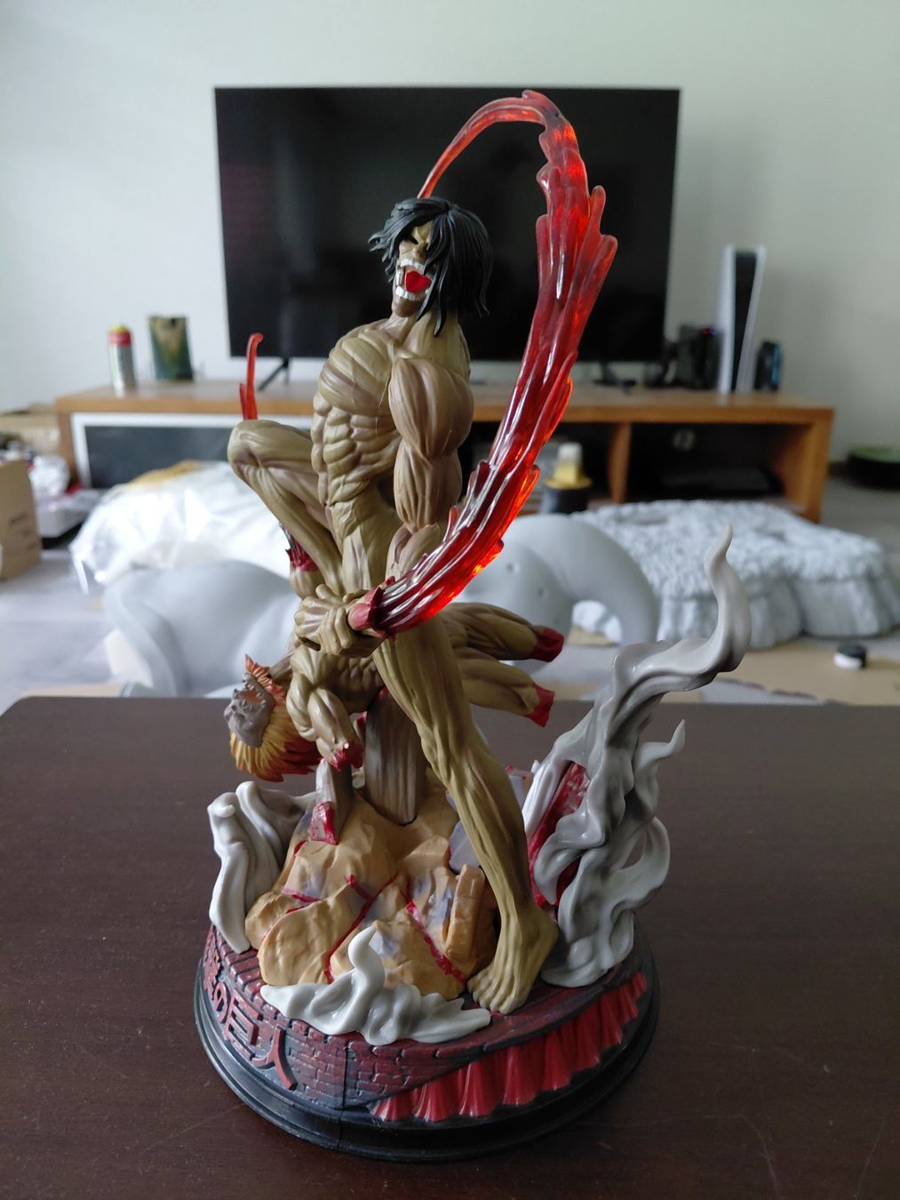 Statuette: Incroyable figurine - L'Attaque des Titans – Nuovo (secondo la descrizione) da YVERDON-LES-BAINS venduto da Tony-no 1