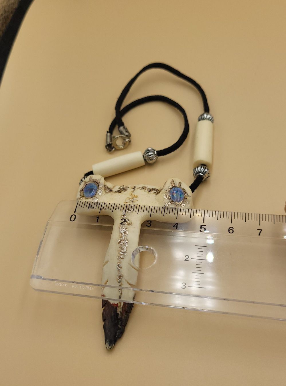 Ketten: UNIKAT Handgemachte Collier Mit Knochen Anhänger und 2 Opal – Gebraucht aus Wald ZH von SwissPawnshop 2