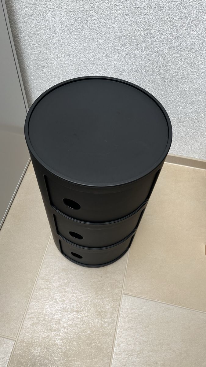 Nachttische: Kartell Componibili schwarzmatt – Gebraucht aus Langnau i. E. von bariza 4