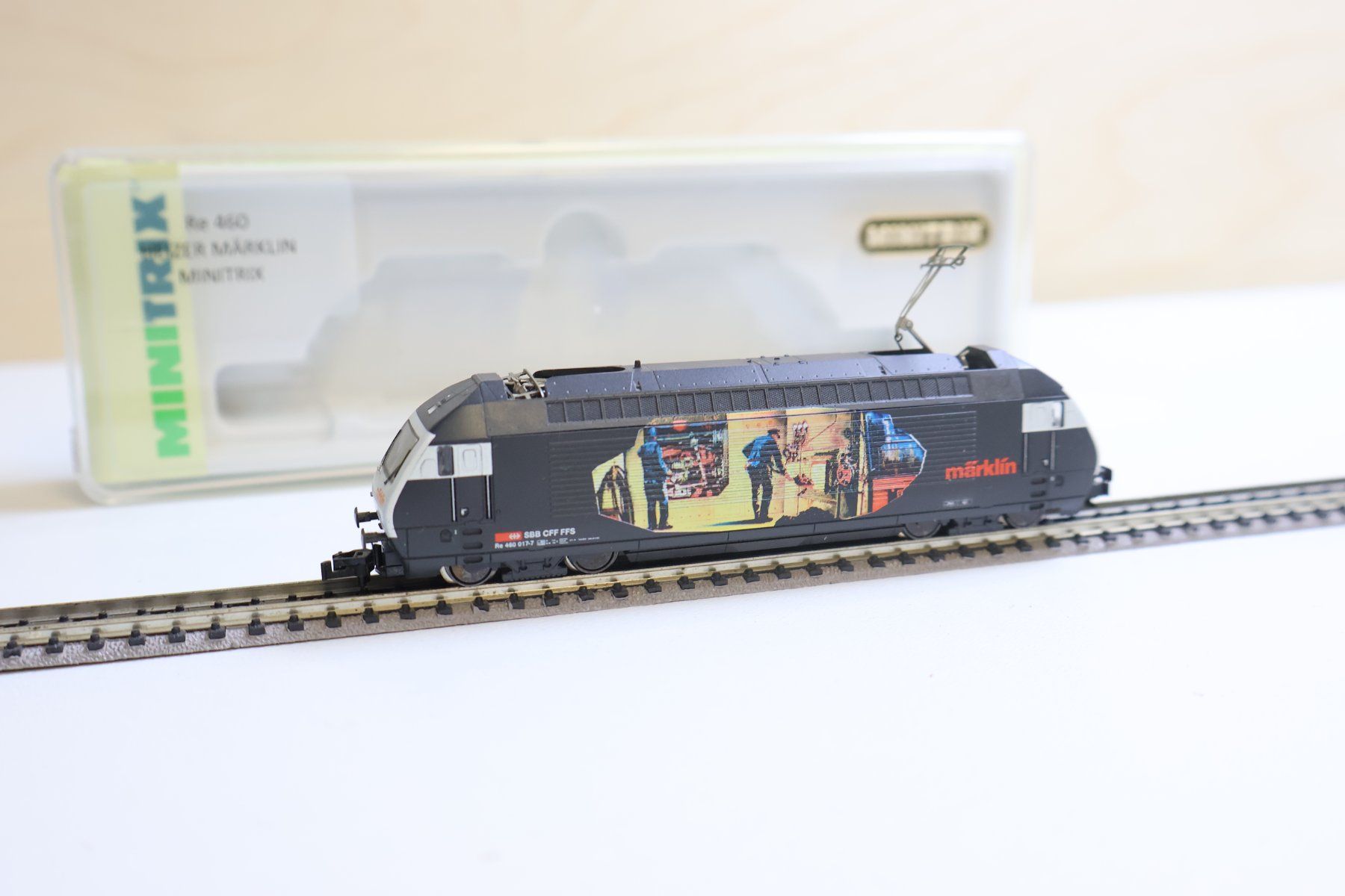 Trix Modellini di ferrovie: Minitrix SBB Re 460 "Heizer" E-Lok 12687 - Digital NP: 380.- – Usato da Winterthur venduto da Monstera 5