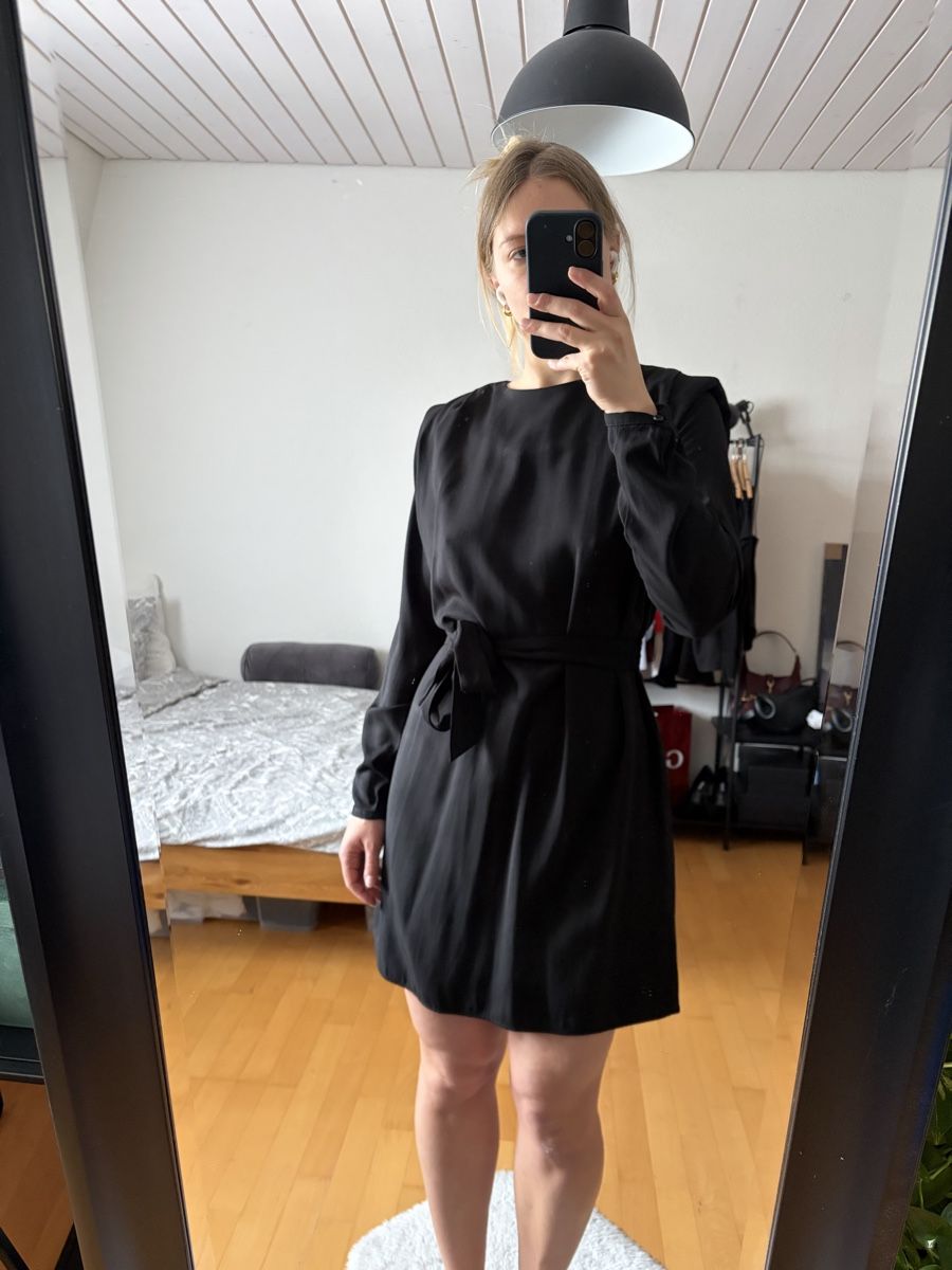 Mango Vestiti: Black long sleeve dress Mango – Usato da Zürich venduto da Abu95 1