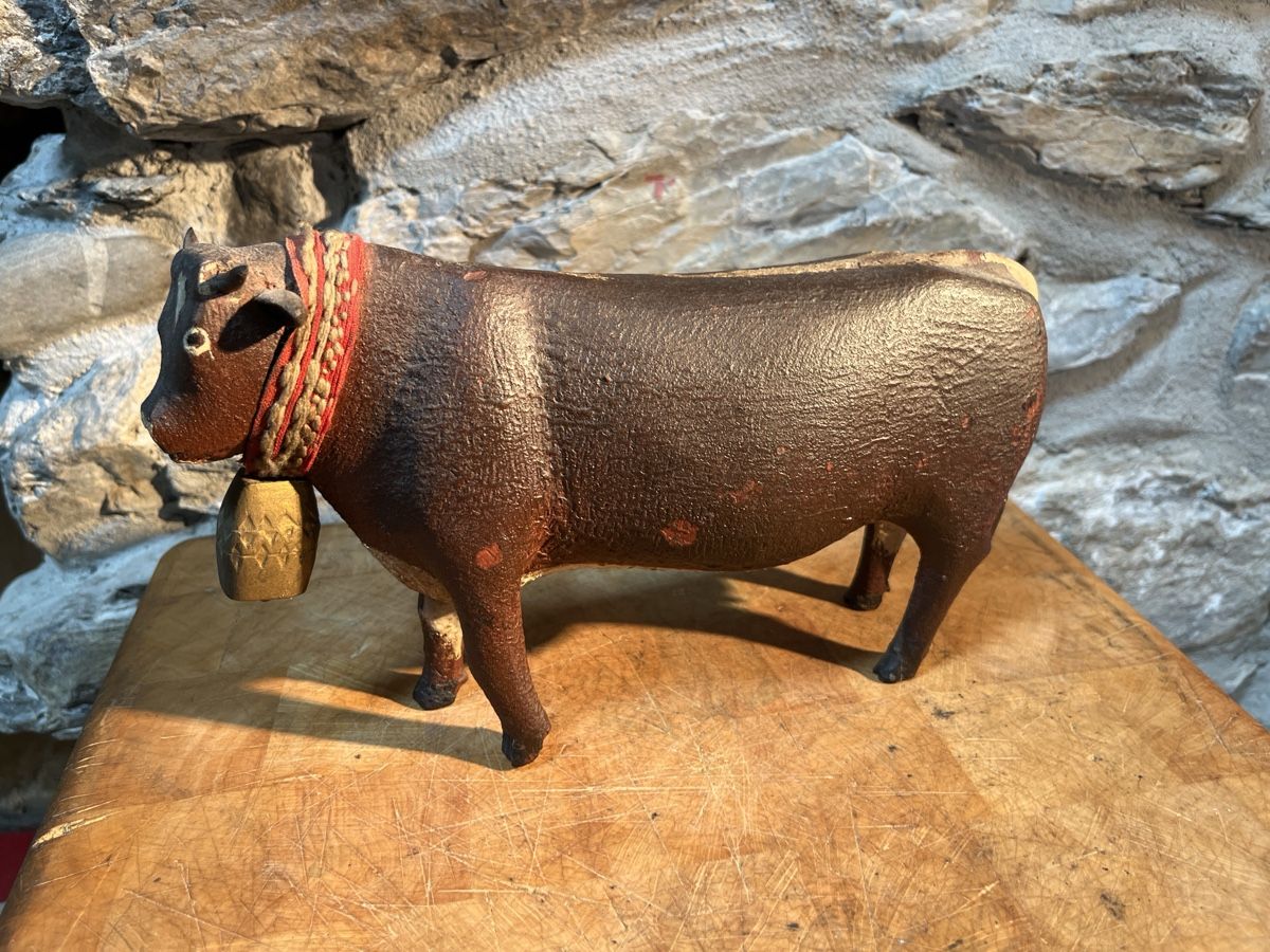 Statuette: Sehr alte Hand geschnitzte Kuh  – Usato da Brienz BE venduto da hey_z9vg