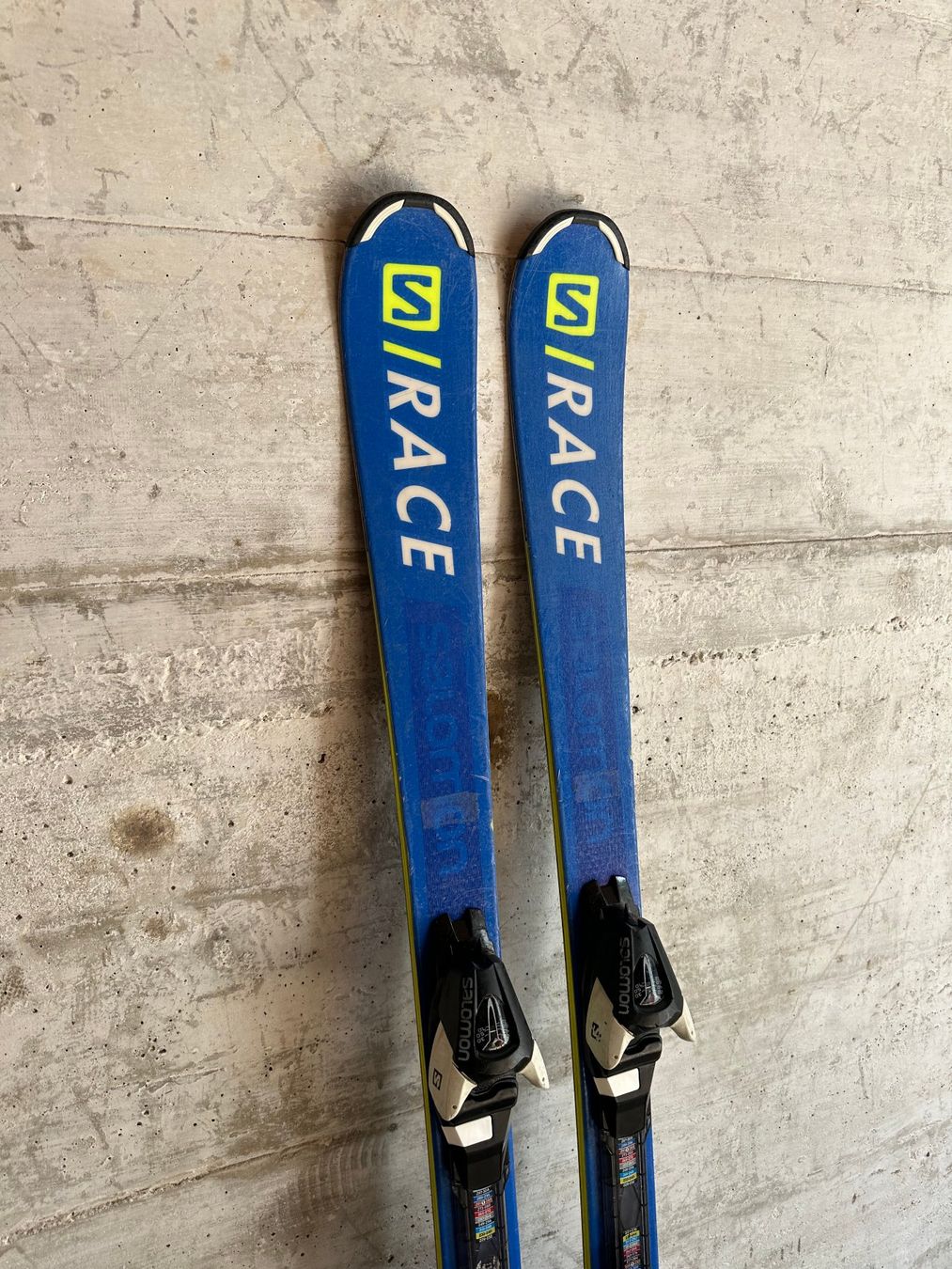 Sci: Salomon Kinderski 130cm – Usato da Emmenbrücke venduto da karkarkar 1