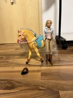 Barbie Reiterin mit Pferd und Zubehör sehr guter Zustand