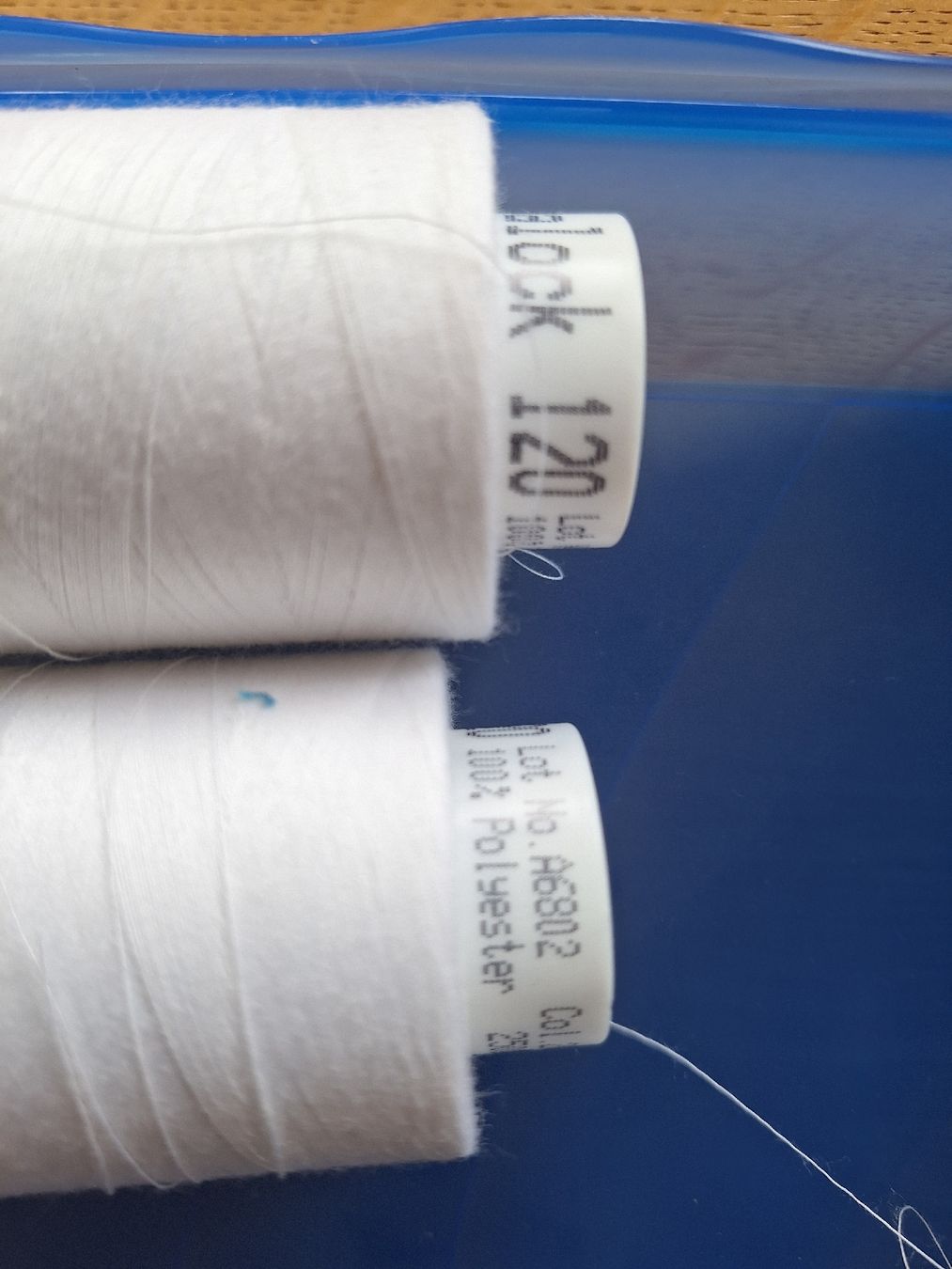 Kordeln & Faden: Lot Nähgarn Overlock metrocor trojalook  – Gebraucht aus Sempach Station von Feuersalamander69 1