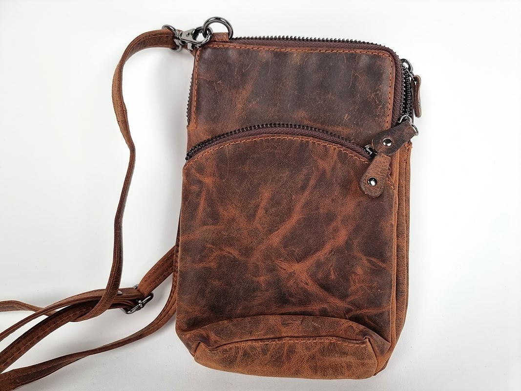 Taschen: Ledertasche – Gebraucht aus Urtenen-Schönbühl von Restwert_Schoenbuehl 1