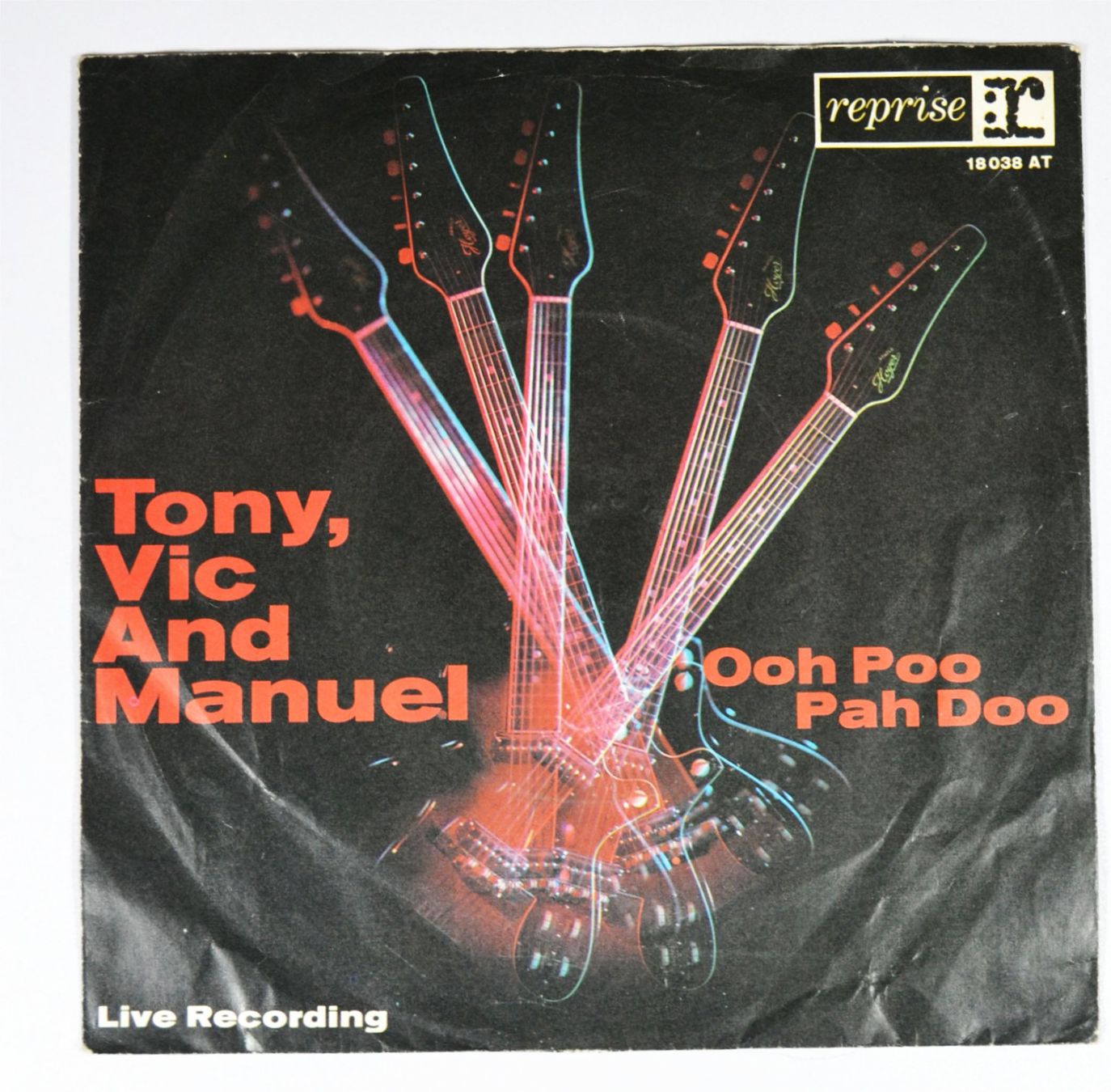 Vinyles: Single: TONY, VIC and MANUEL - La La Cucaracha – D'occasion à Frenkendorf par Yard-Sale-2000 1