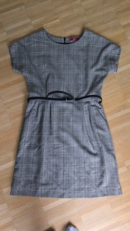 Schickes kariertes Kleid, Grösse 38/M, fast nie getragen