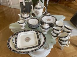 Wunderbares Service WEDGEWOOD RUNNYMEDE, 12 Personen, top!