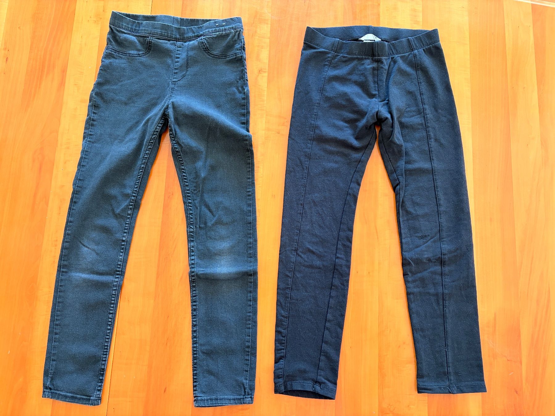 Collant & Leggings: 2 Leggins Gr 134 schwarz – Usato da Cham venduto da CarmenBu