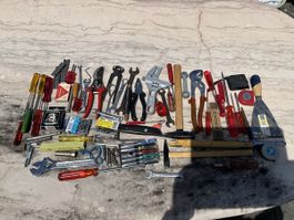 Werkzeug Konvolut Schraubenzieher Zangen Sptachtel 